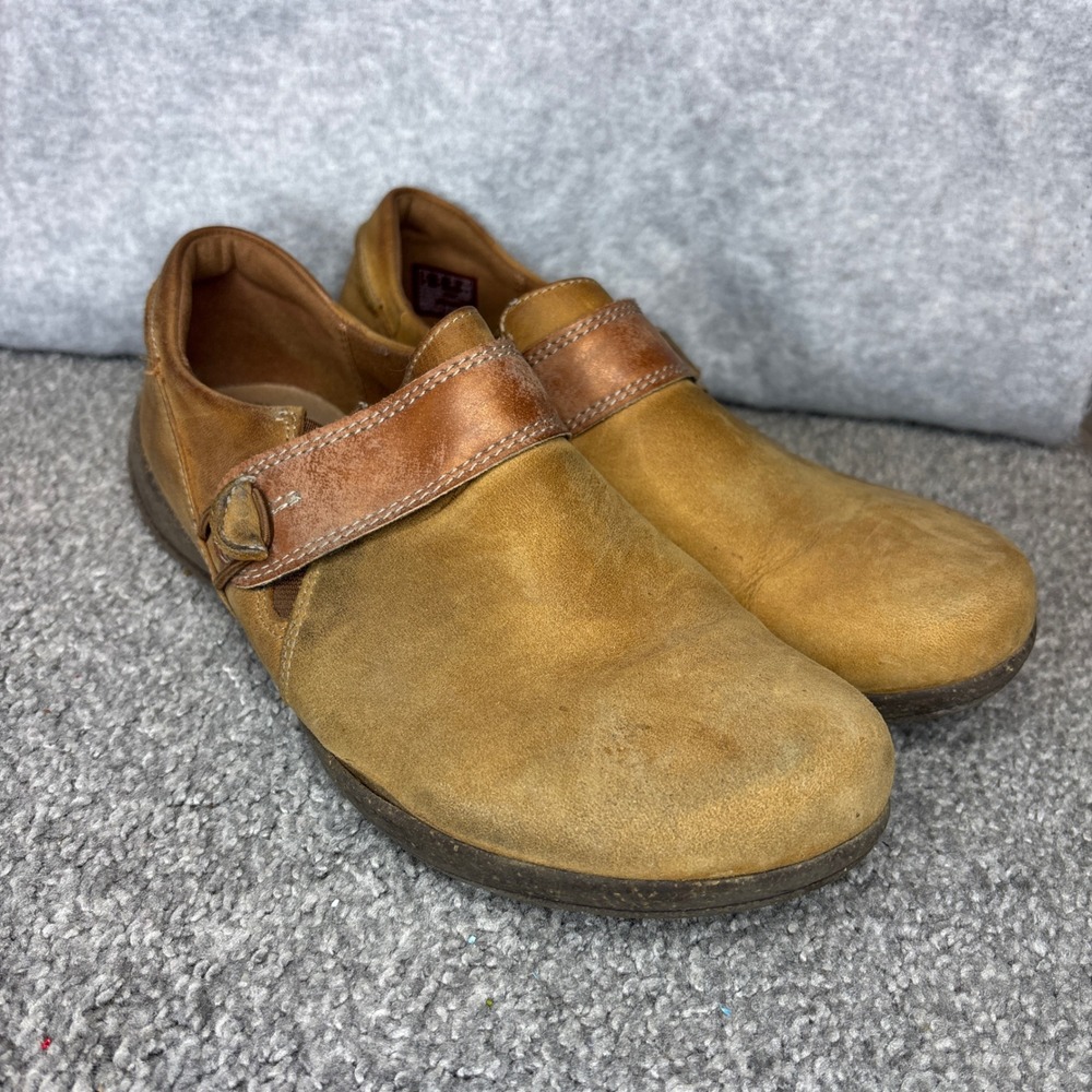 Clarks Loafers Womens 9 Tan Leather Slip On Comfort Strap Shoes business casual
